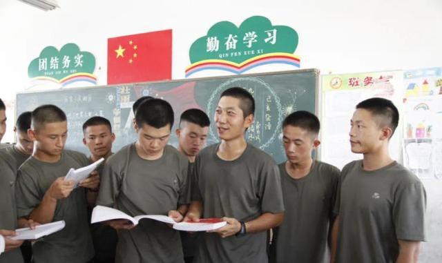 深度解析，為什么不建議報(bào)考國防科技大學(xué)，深度解析，報(bào)考國防科技大學(xué)的潛在考慮與權(quán)衡