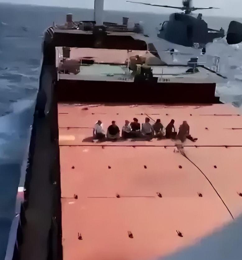 俄羅斯向美軍艦開火，事件背景與SEO解讀，俄羅斯對美軍艦開火事件背景解析與SEO視角解讀