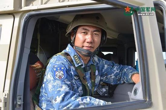 滿廣志現(xiàn)在是什么軍銜？深度解析其軍事生涯及成就，滿廣志的軍銜與軍事生涯，深度解析及成就概覽