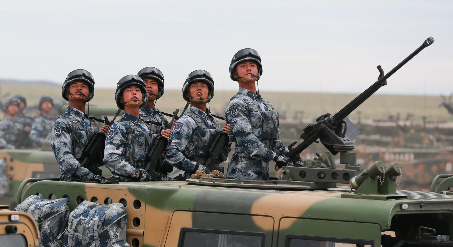 建軍90年閱兵完整版，回顧歷史，展望未來(lái)，建軍90年閱兵回顧，歷史印記與未來(lái)展望