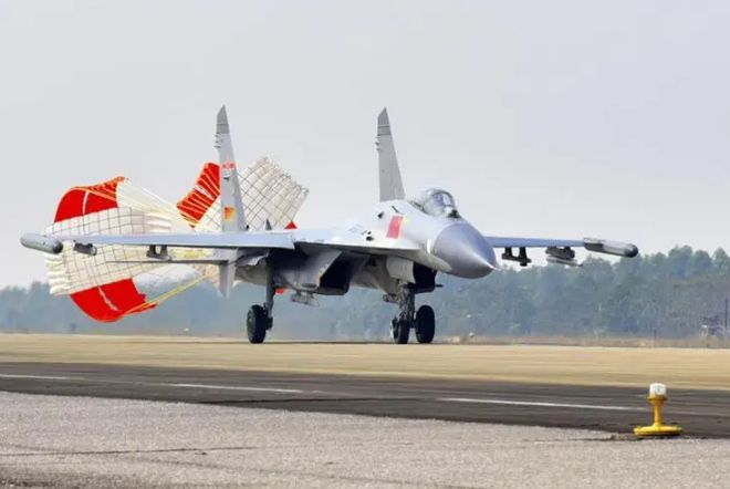 連云港軍用機(jī)場殲-11，揭秘軍事航空的神秘面紗，揭秘連云港軍用機(jī)場殲-11軍事航空的神秘面紗
