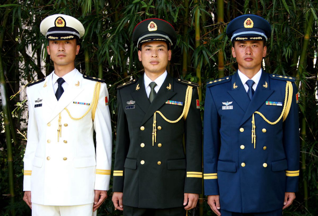 中國人民解放軍軍裝的演變與意義，中國人民解放軍軍裝演變及其意義探究