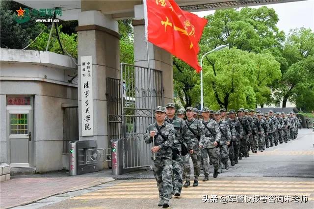 軍事院校分?jǐn)?shù)線詳解，如何把握入學(xué)門檻？，軍事院校分?jǐn)?shù)線詳解，如何把握入學(xué)門檻與提高錄取機(jī)會(huì)？