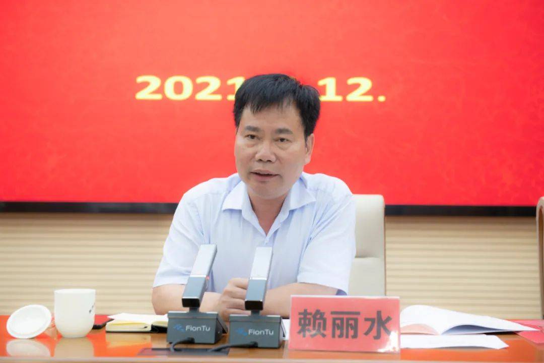 二四六香港資料期期中，深度解析與SEO優(yōu)化策略，深度解析香港期期中資料，SEO優(yōu)化策略揭秘